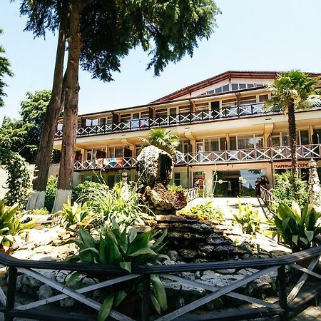 Pitsunda Hotel 外观 照片