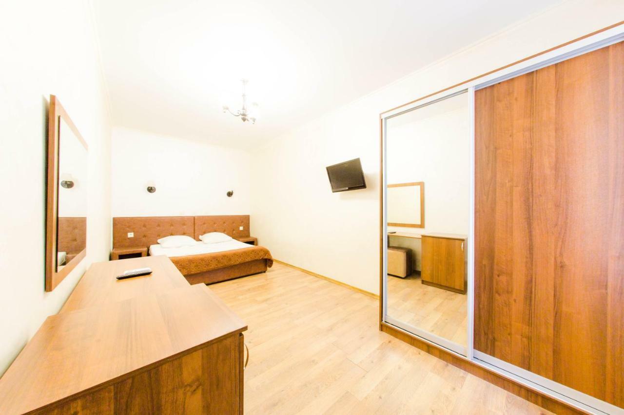 Pitsunda Hotel 外观 照片