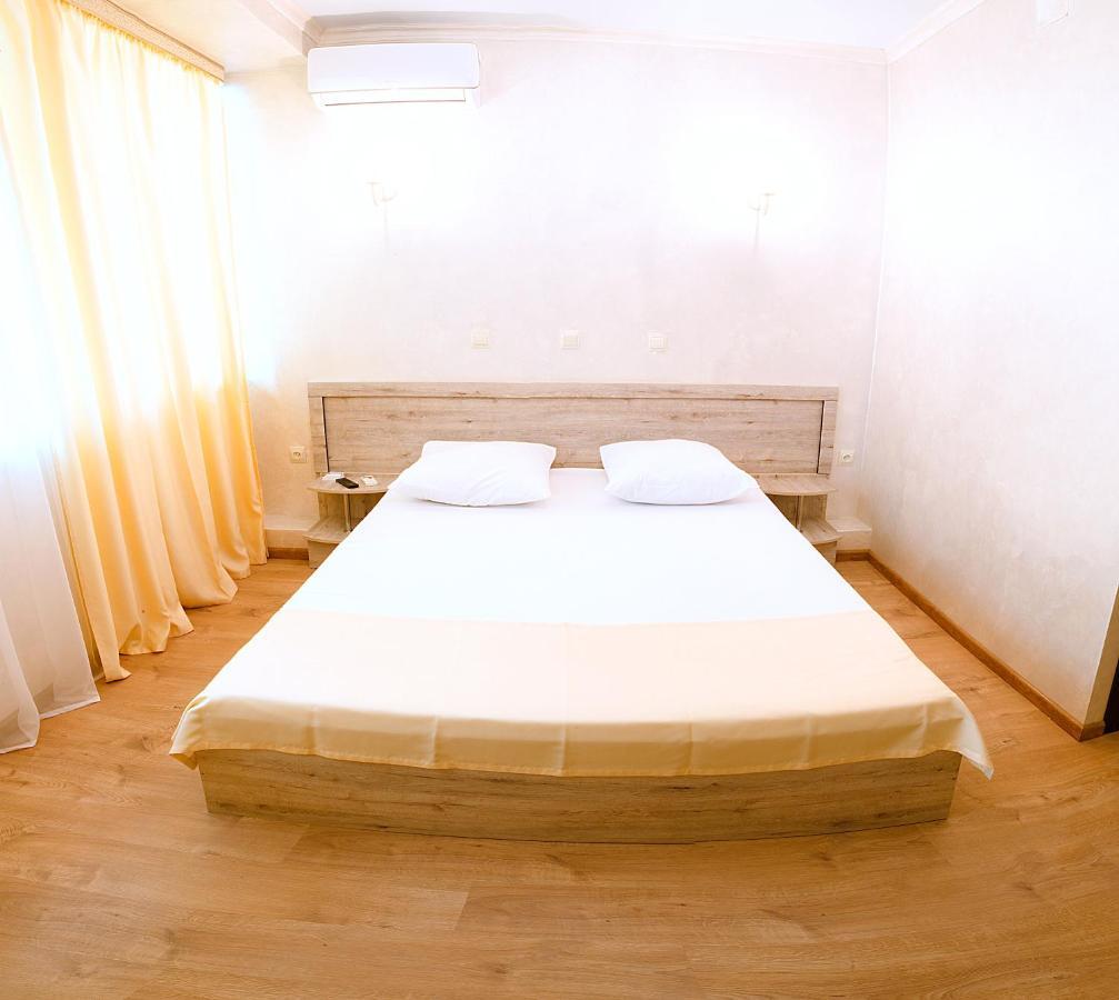Pitsunda Hotel 外观 照片
